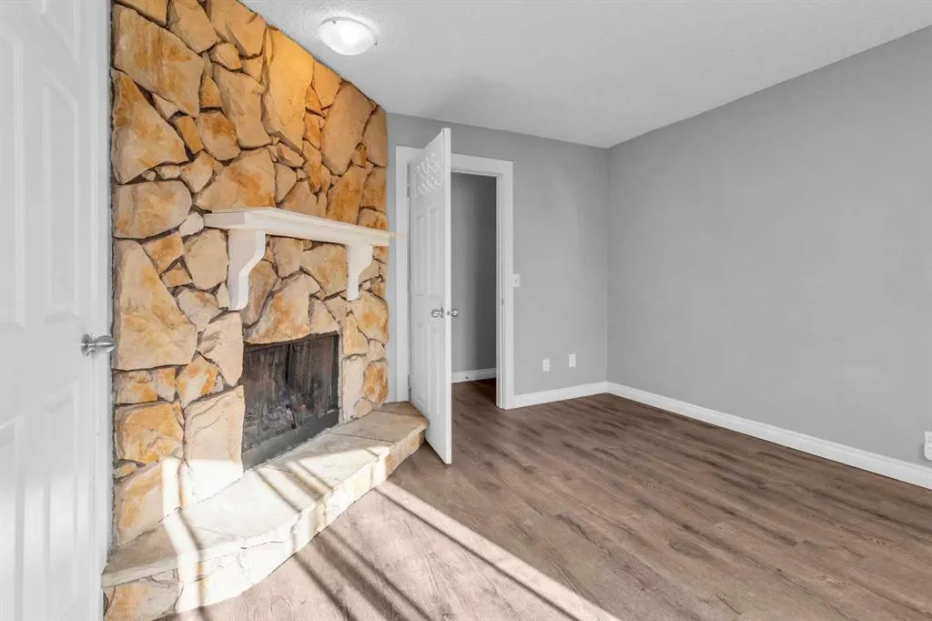 111 Pinemill Mews NE
