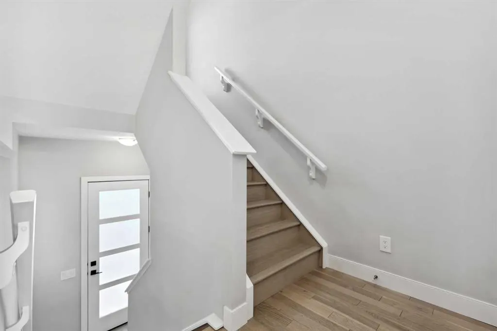 136 Greenbriar Way NW
