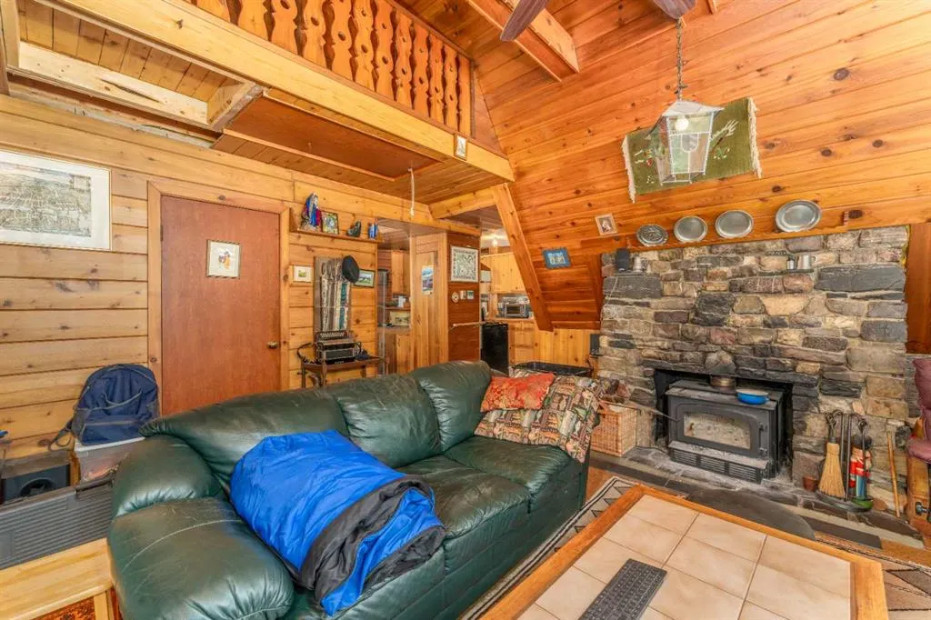 77 Grotto Road