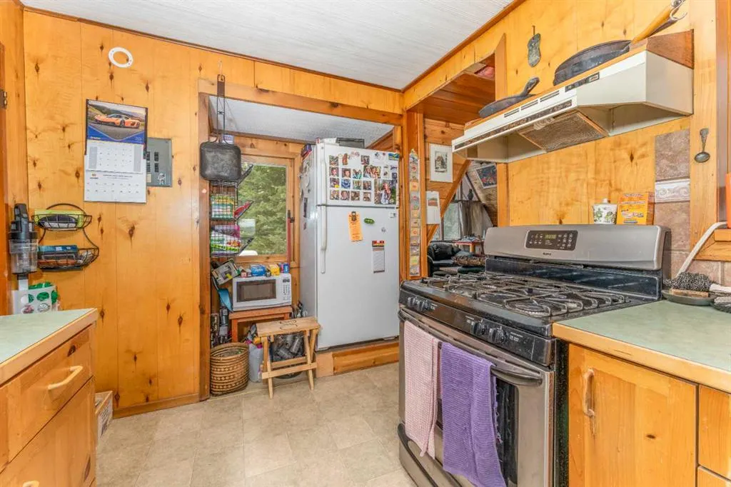 77 Grotto Road