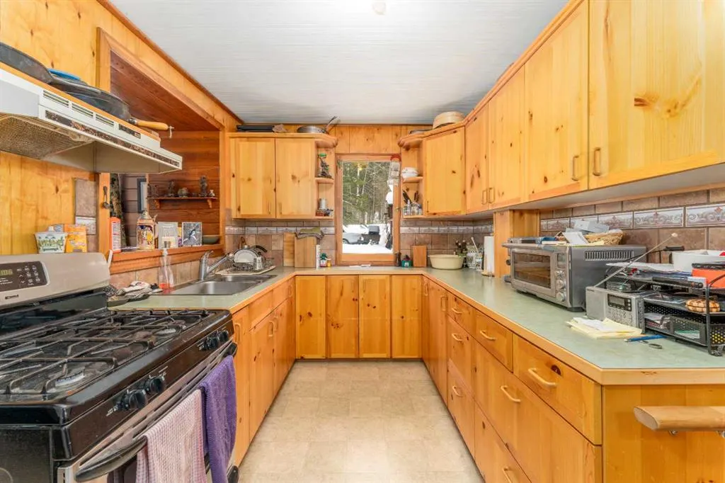 77 Grotto Road