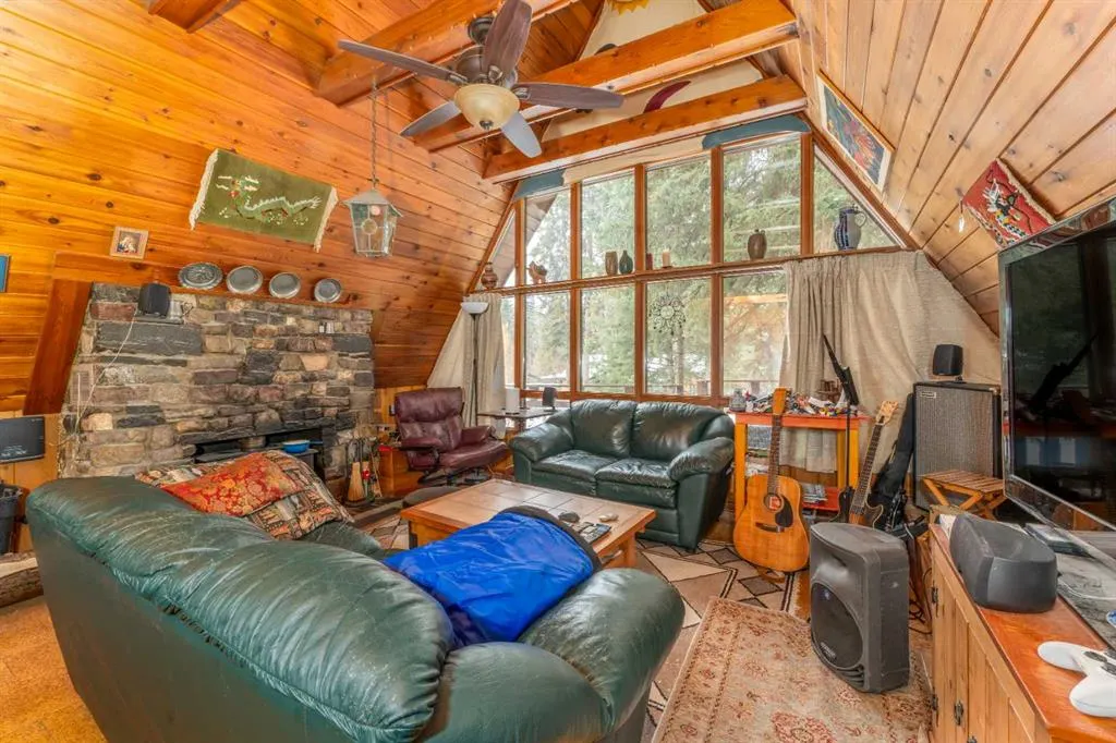 77 Grotto Road