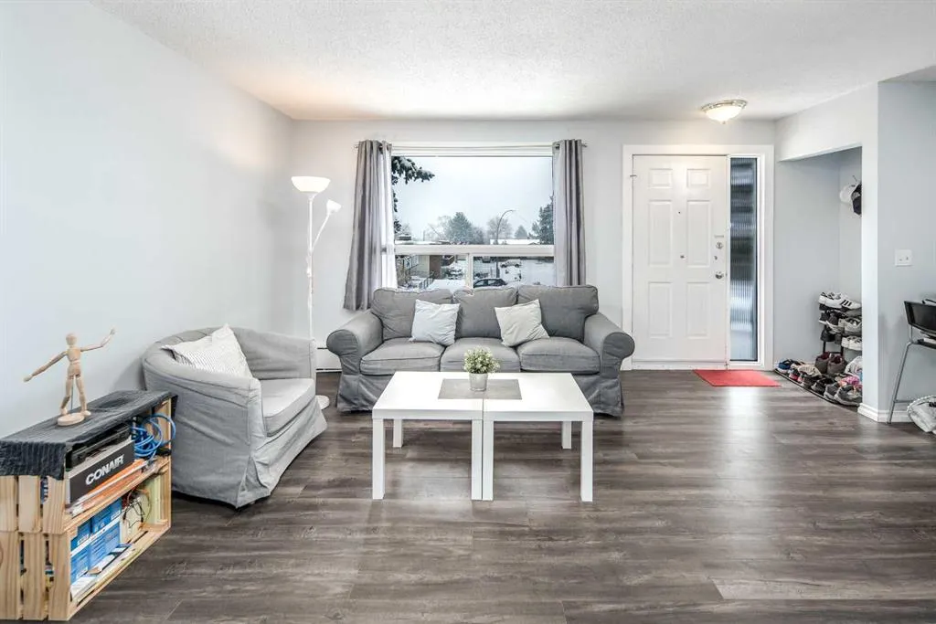 219 Huntington Park Bay NW, #206