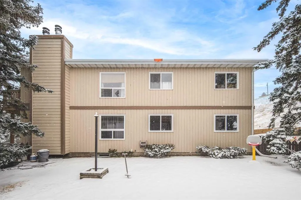 219 Huntington Park Bay NW, #206