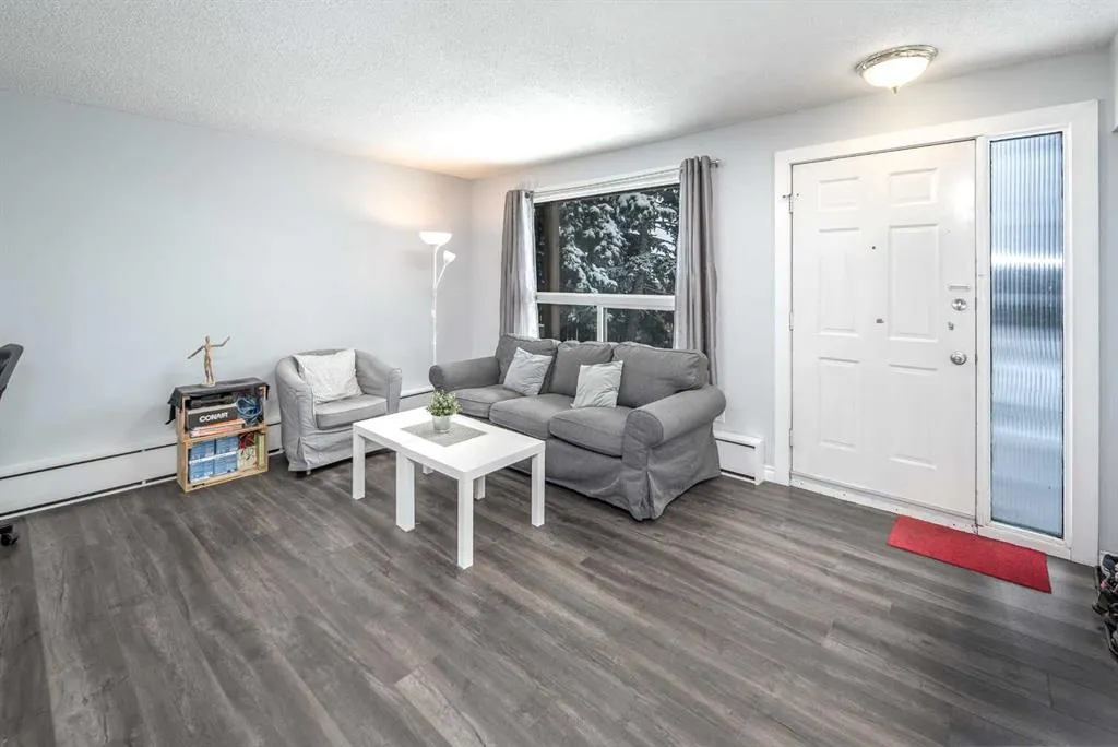 219 Huntington Park Bay NW, #206