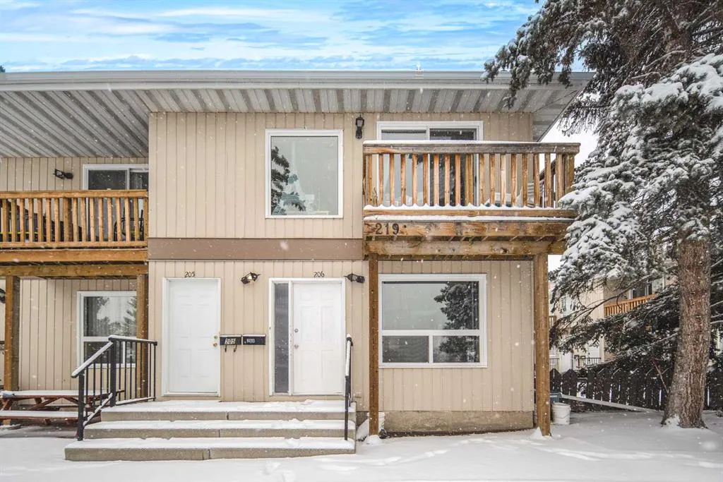 219 Huntington Park Bay NW, #206