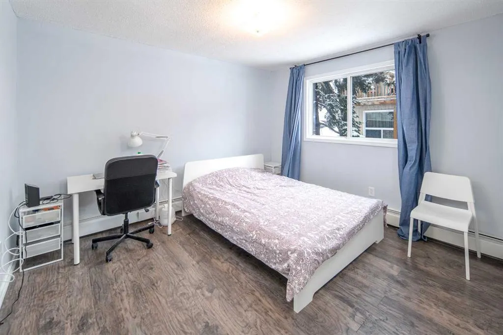 219 Huntington Park Bay NW, #206