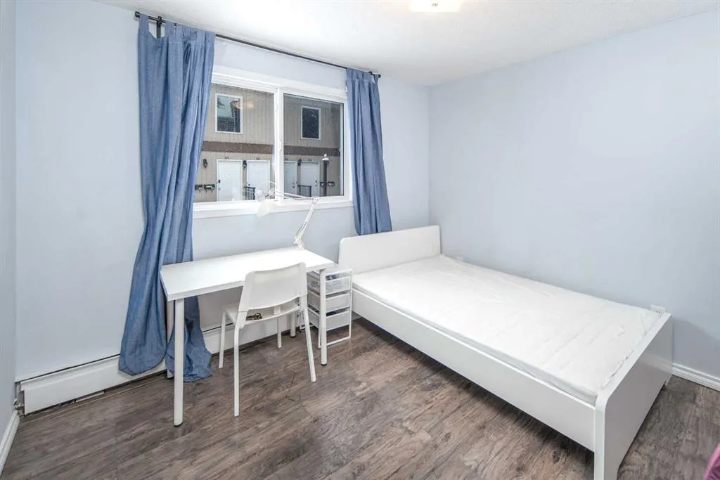 219 Huntington Park Bay NW, #206