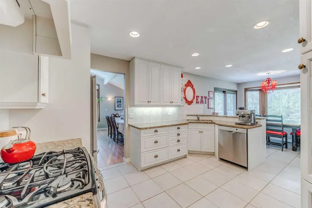 178125 240 Street W