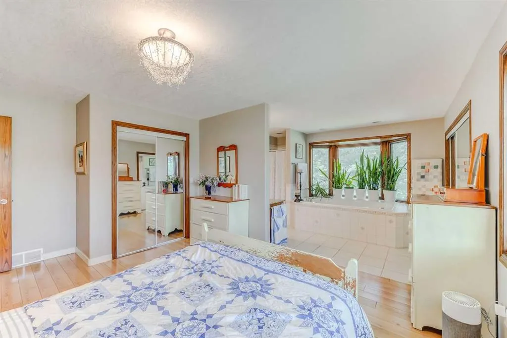 178125 240 Street W