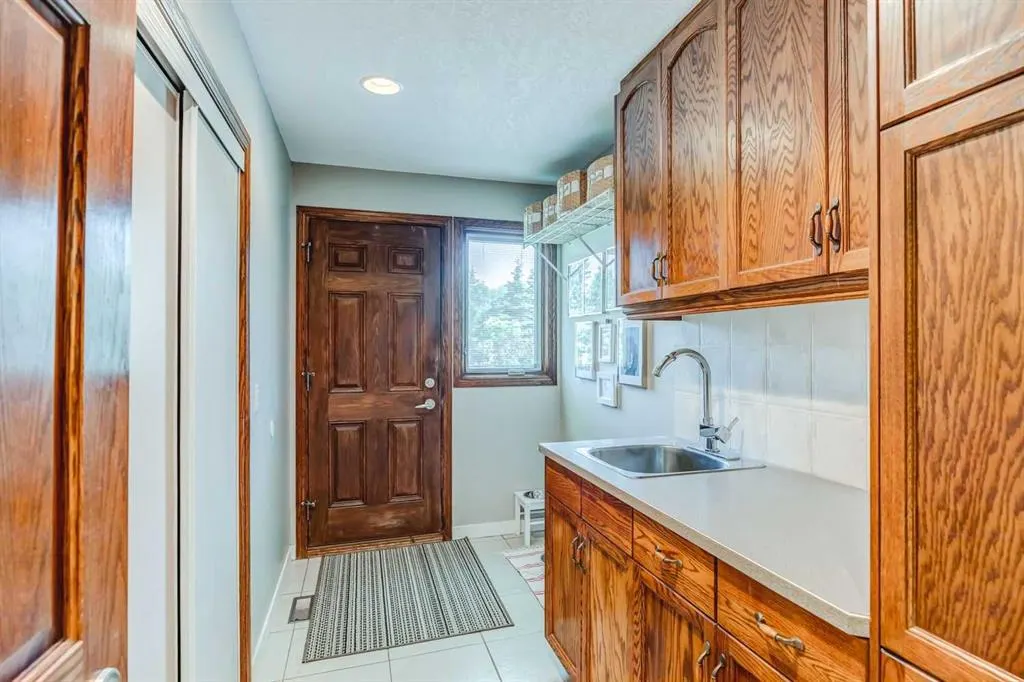 178125 240 Street W