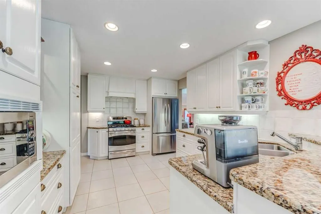 178125 240 Street W