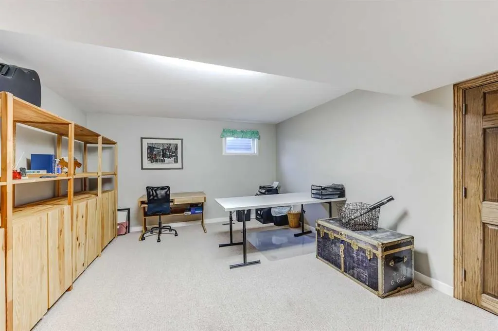 178125 240 Street W
