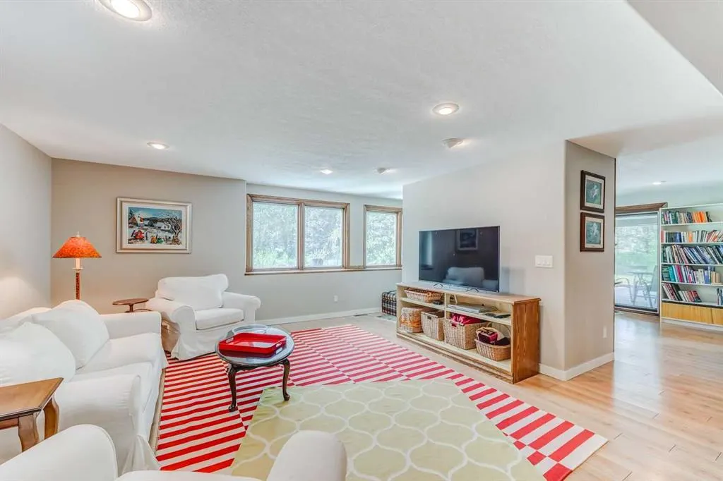 178125 240 Street W