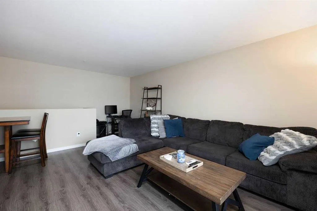 201 Abasand Drive, #422