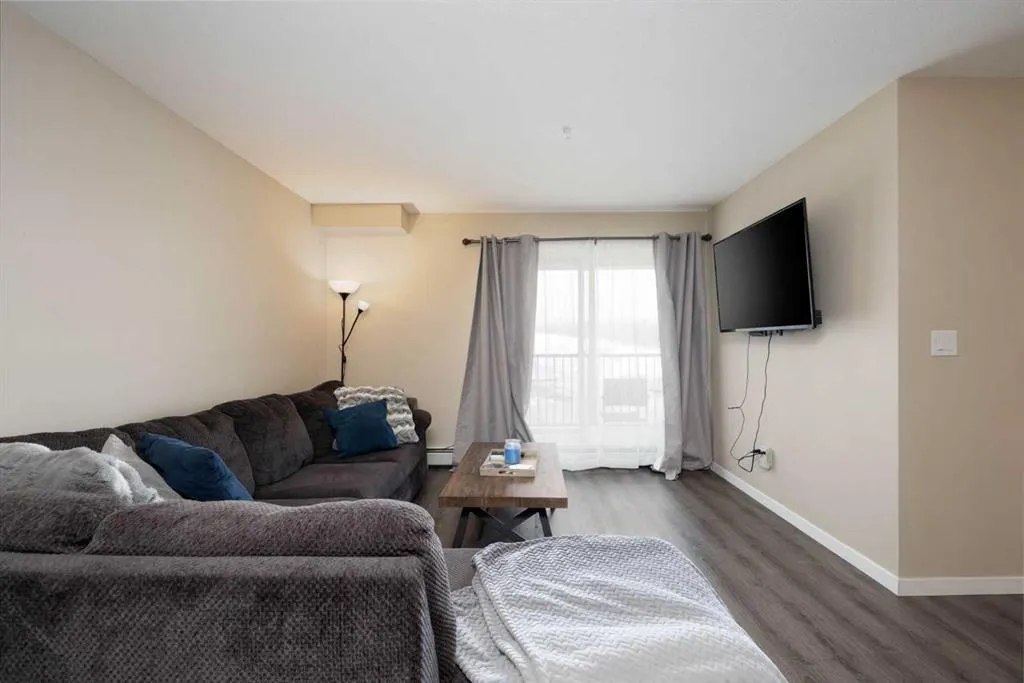 201 Abasand Drive, #422