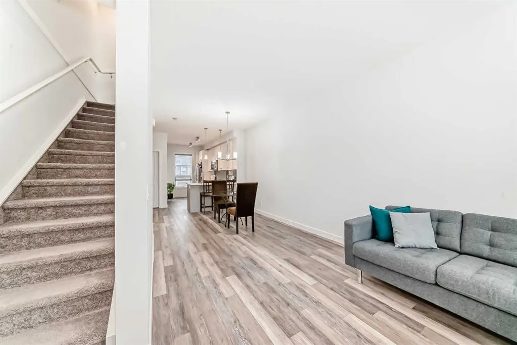 15 Evanscrest Park NW, #508