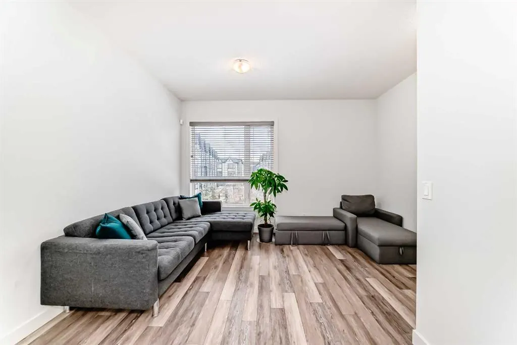 15 Evanscrest Park NW, #508