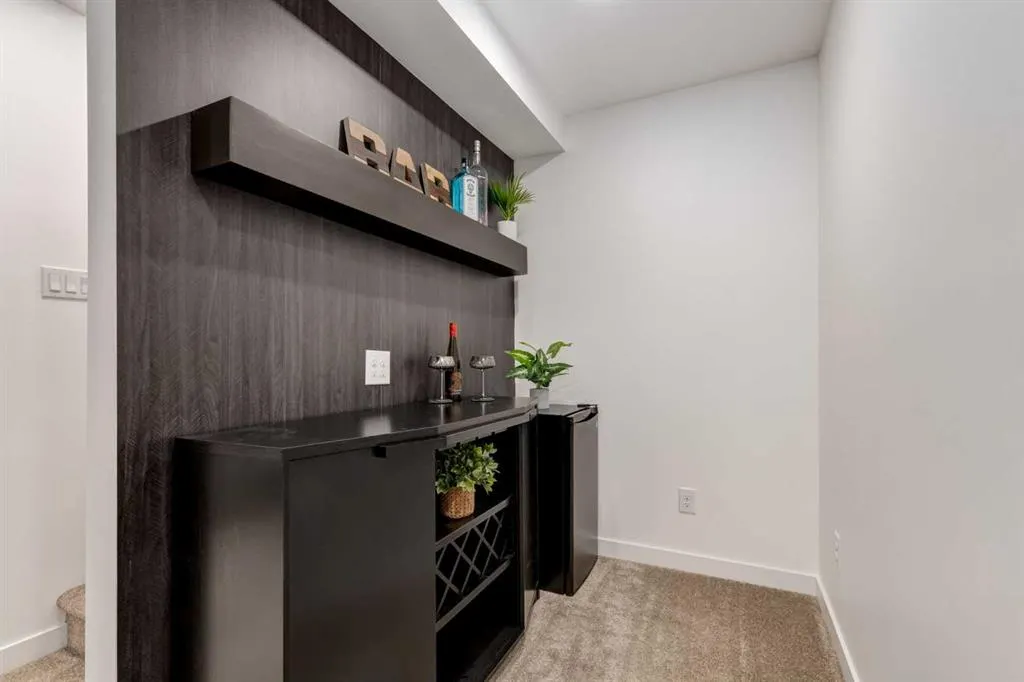 44 Carringvue Link NW