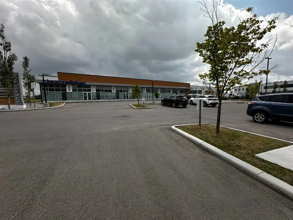 11 Royal Vista Drive NW, #1210