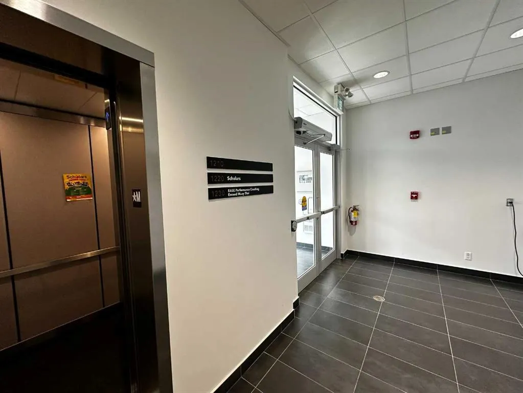 11 Royal Vista Drive NW, #1210