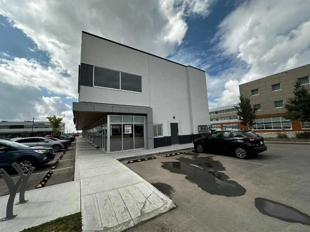 11 Royal Vista Drive NW, #1210