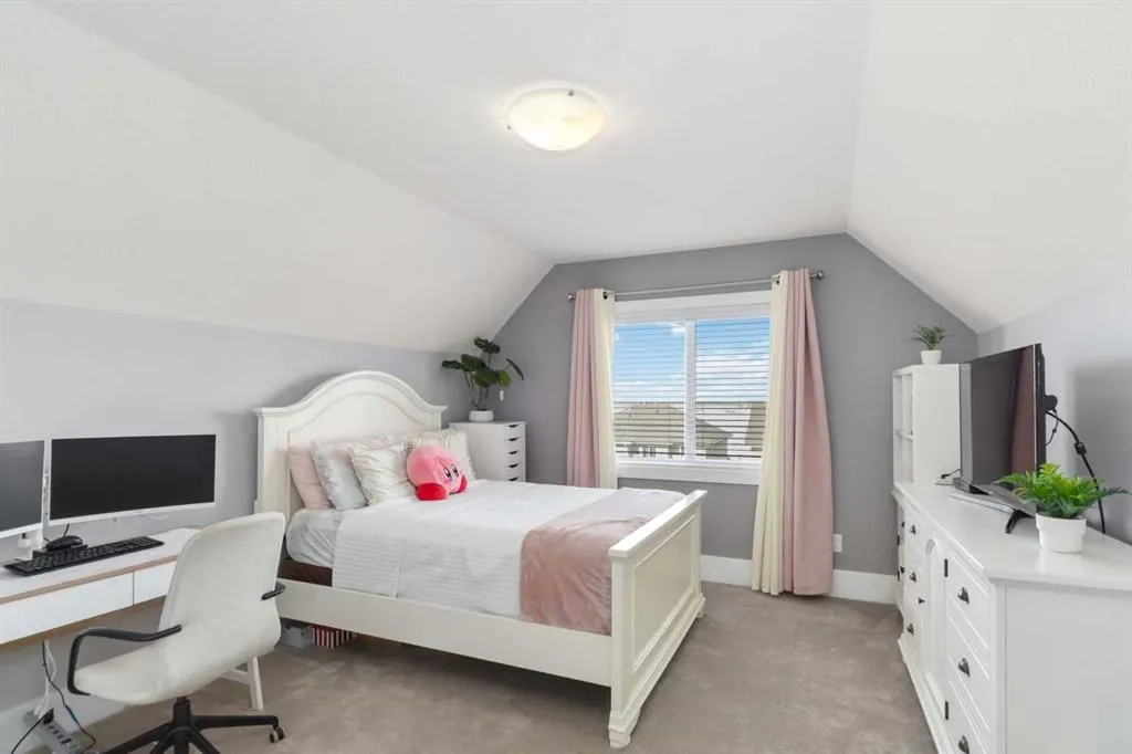 173 Ward Crescent
