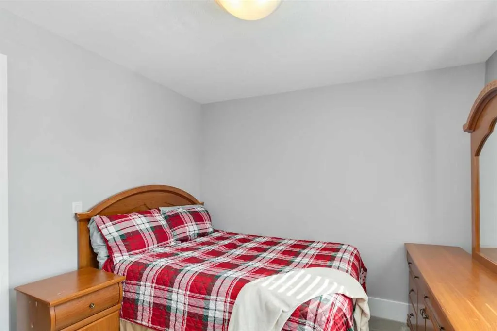 173 Ward Crescent
