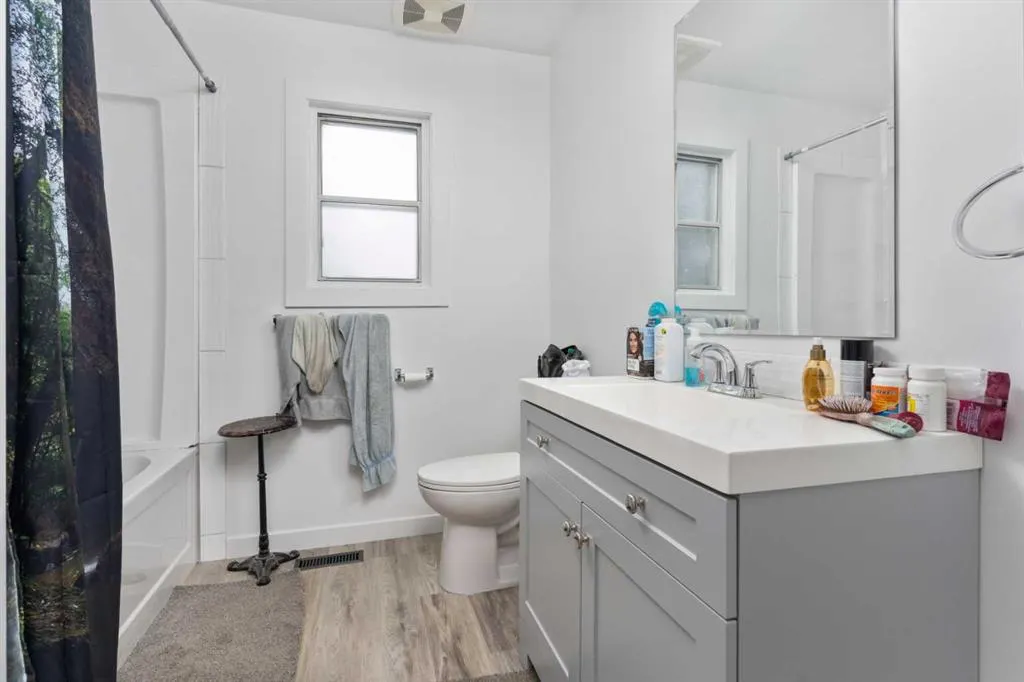 14 1st Avenue S