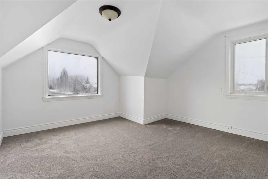 14 1st Avenue S