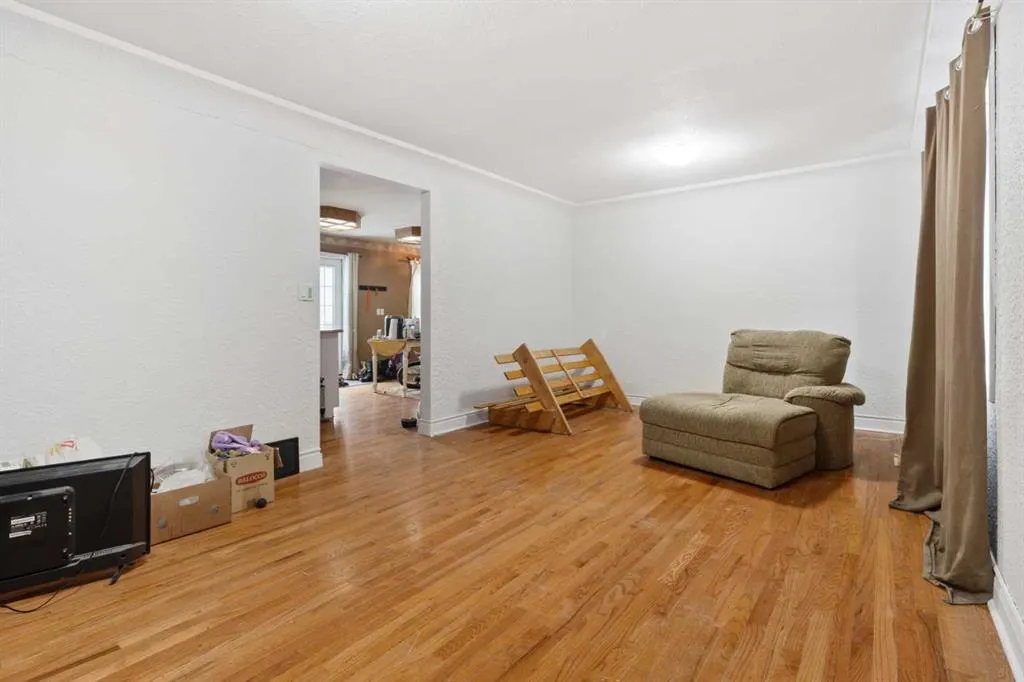 14 1st Avenue S