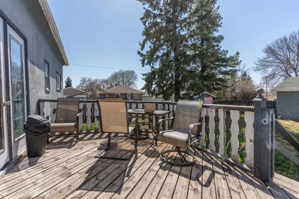14 1st Avenue S