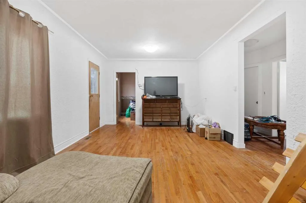 14 1st Avenue S