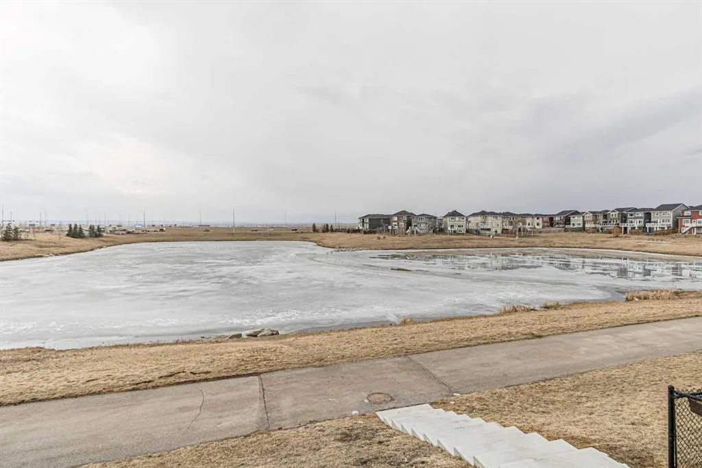 535 Redstone View NE