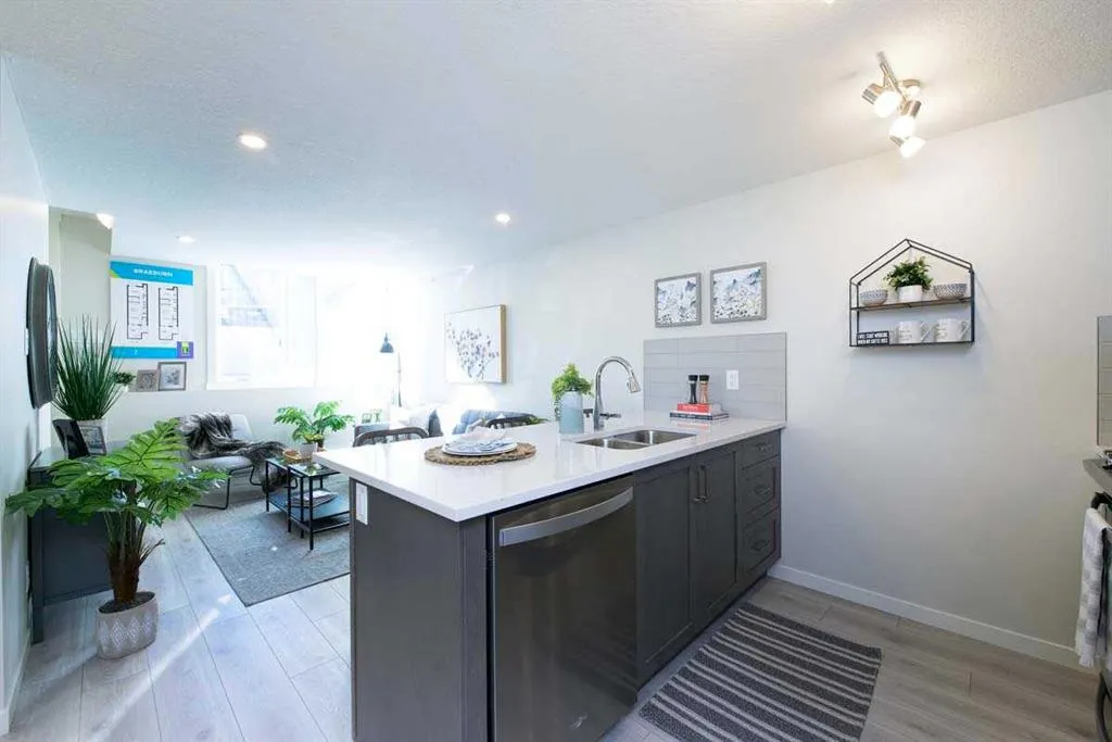 135 Mahogany Parade SE, #1104