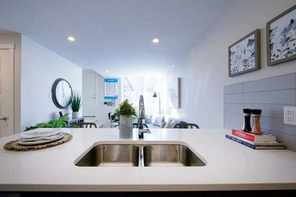 135 Mahogany Parade SE, #1104