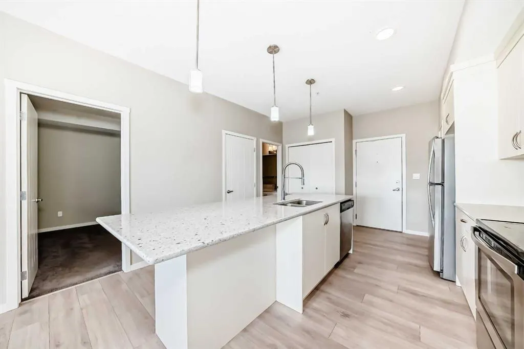 20 Seton Park SE, #201