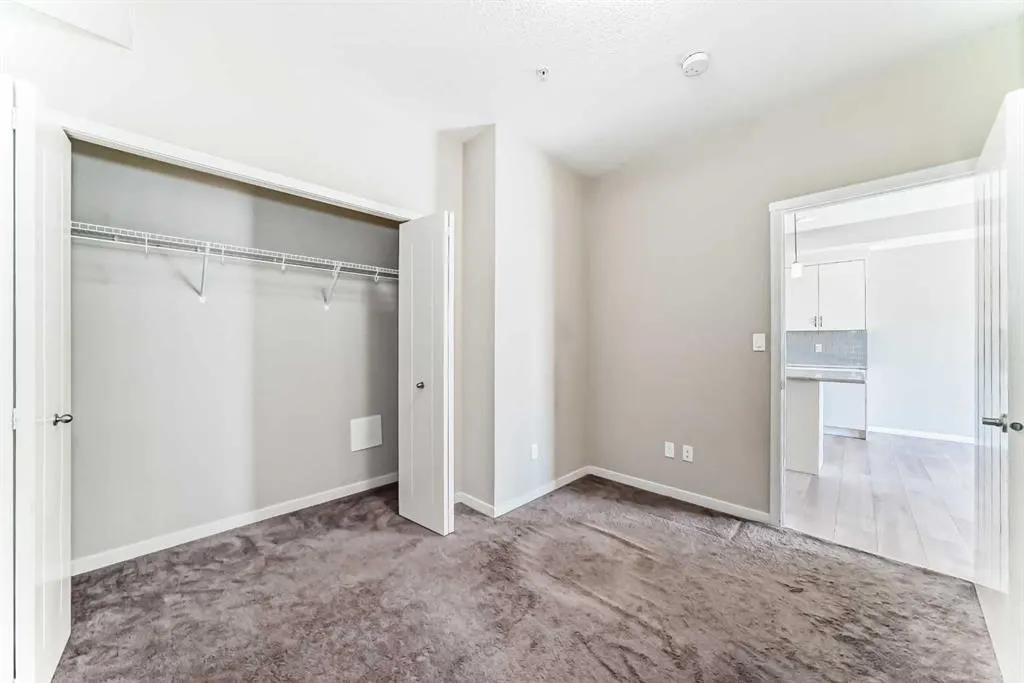20 Seton Park SE, #201