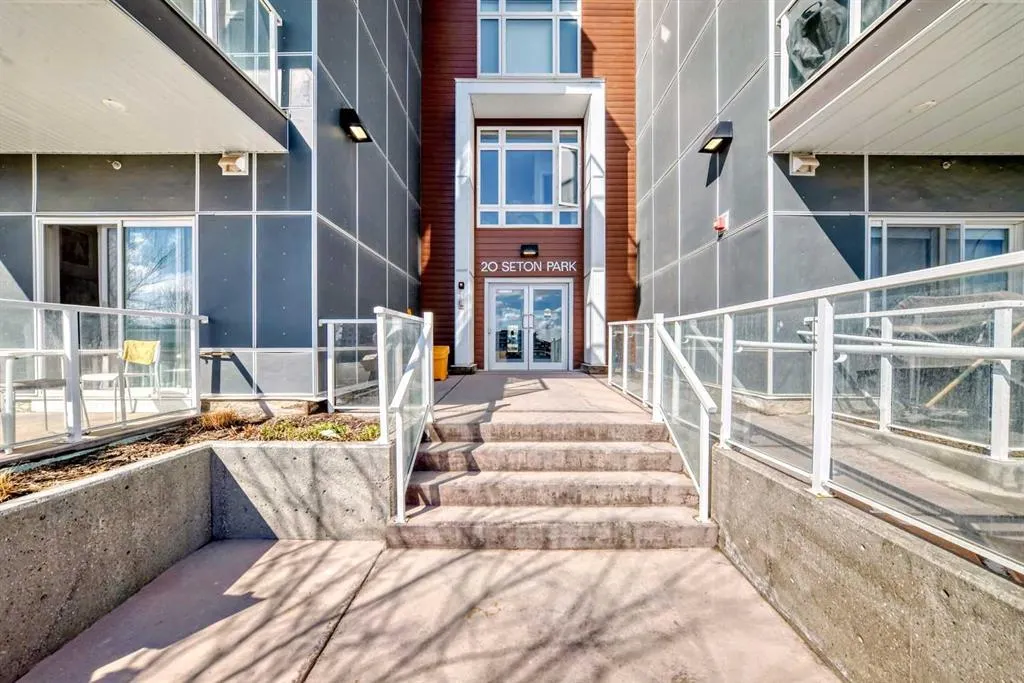 20 Seton Park SE, #201
