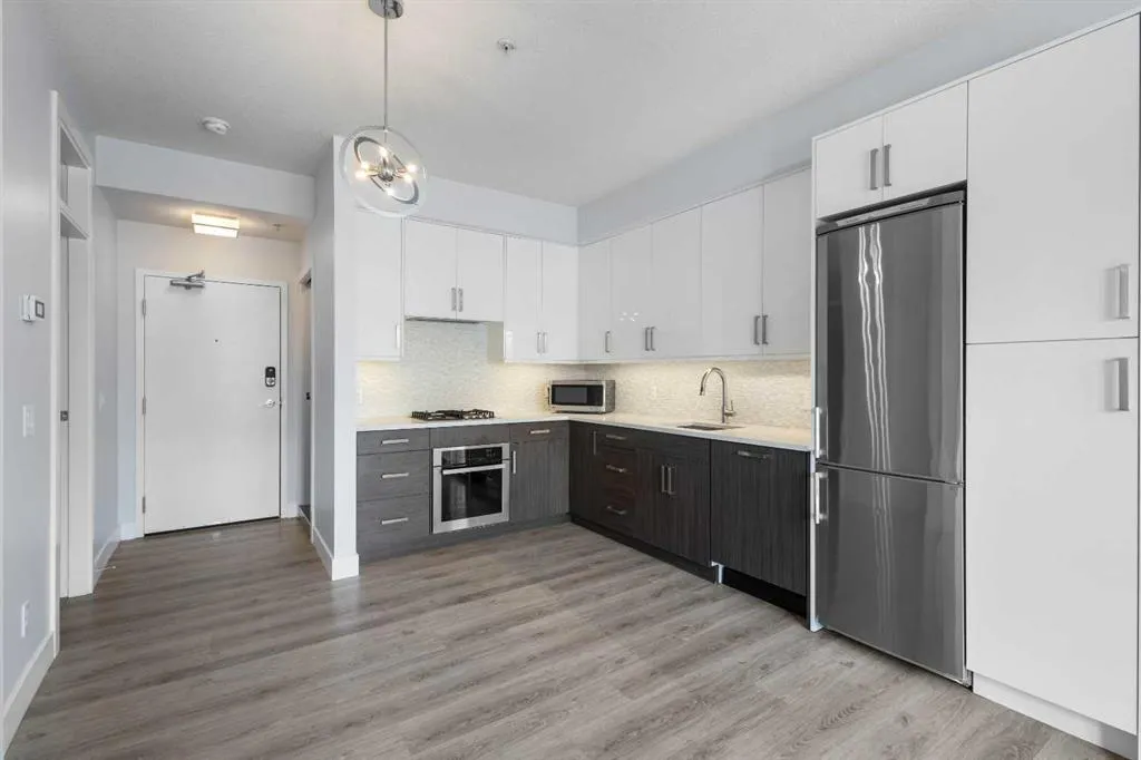 1521 26 Avenue SW, #105