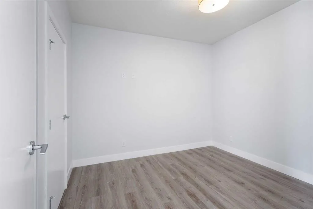 1521 26 Avenue SW, #105