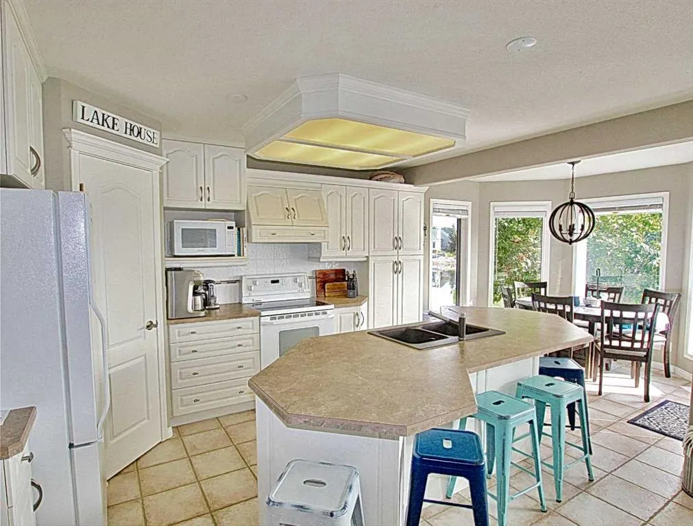 308 Marina Bay Place