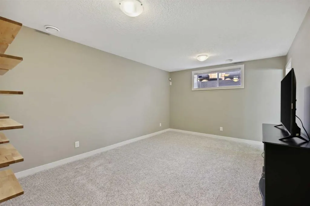 160 Wildrose Drive