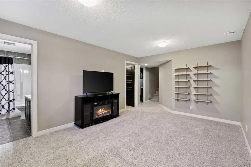 160 Wildrose Drive