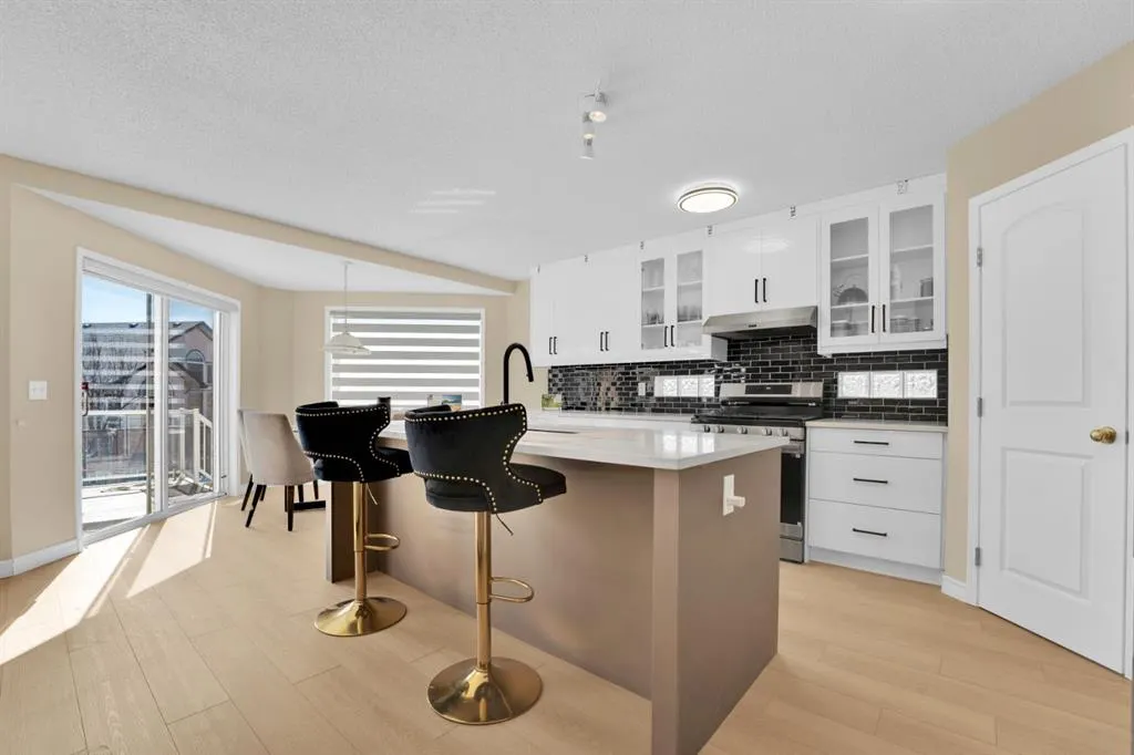 7 Country Hills Park NW