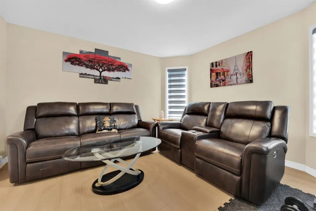 7 Country Hills Park NW