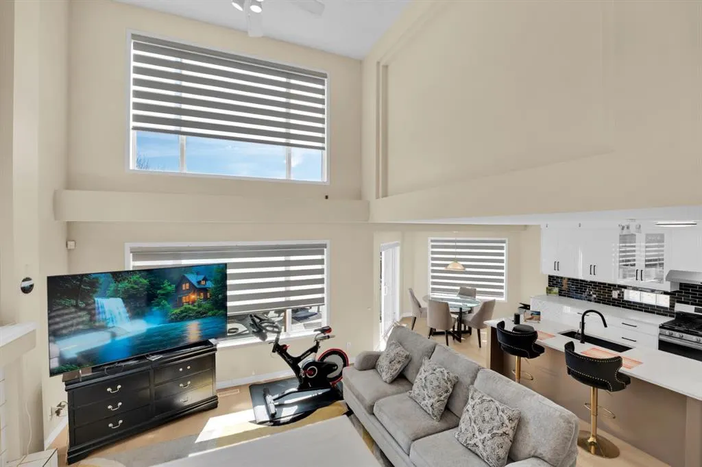 7 Country Hills Park NW