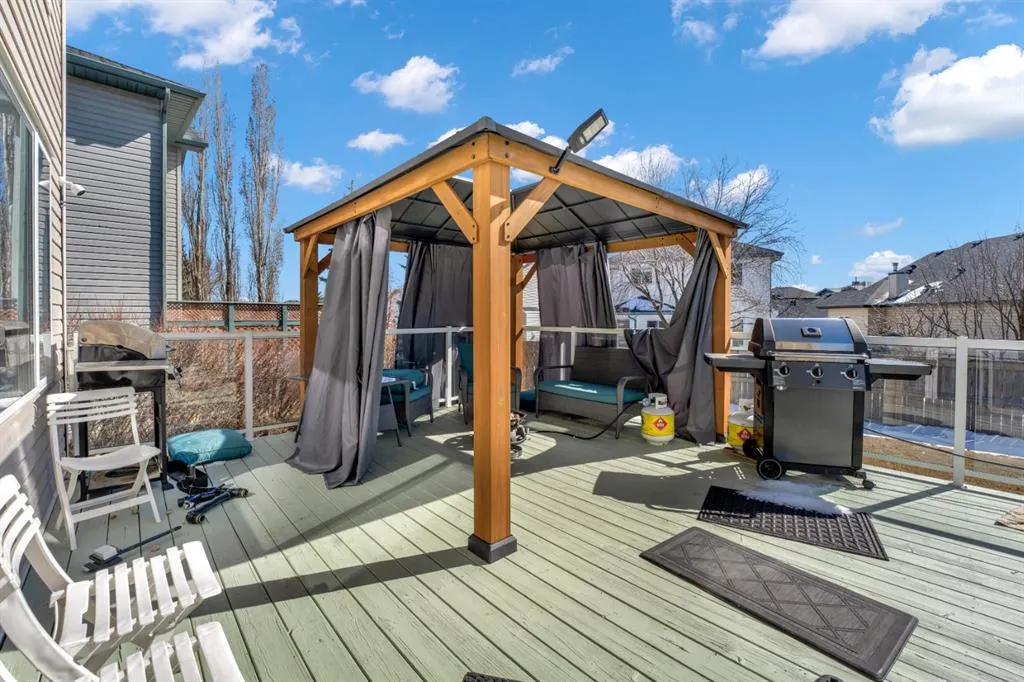 7 Country Hills Park NW