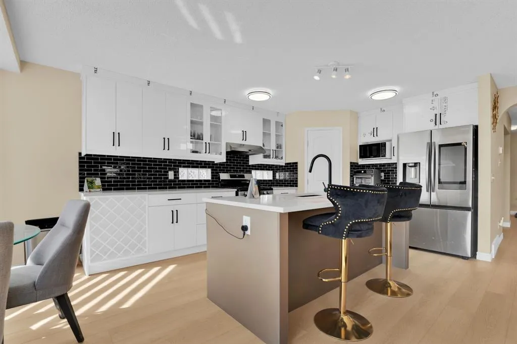 7 Country Hills Park NW