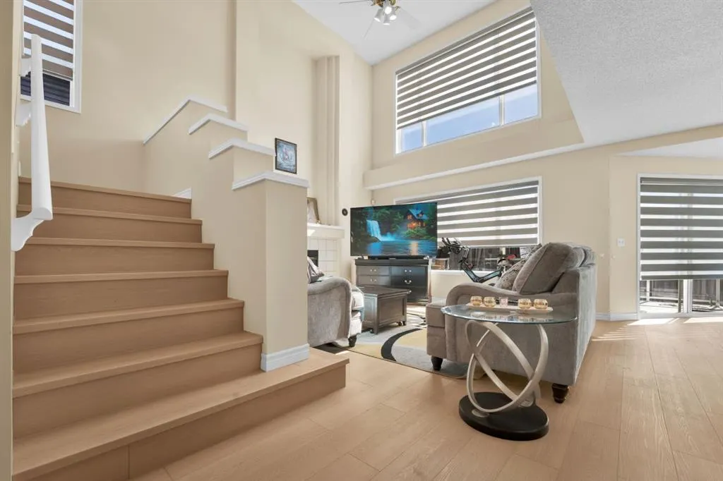 7 Country Hills Park NW